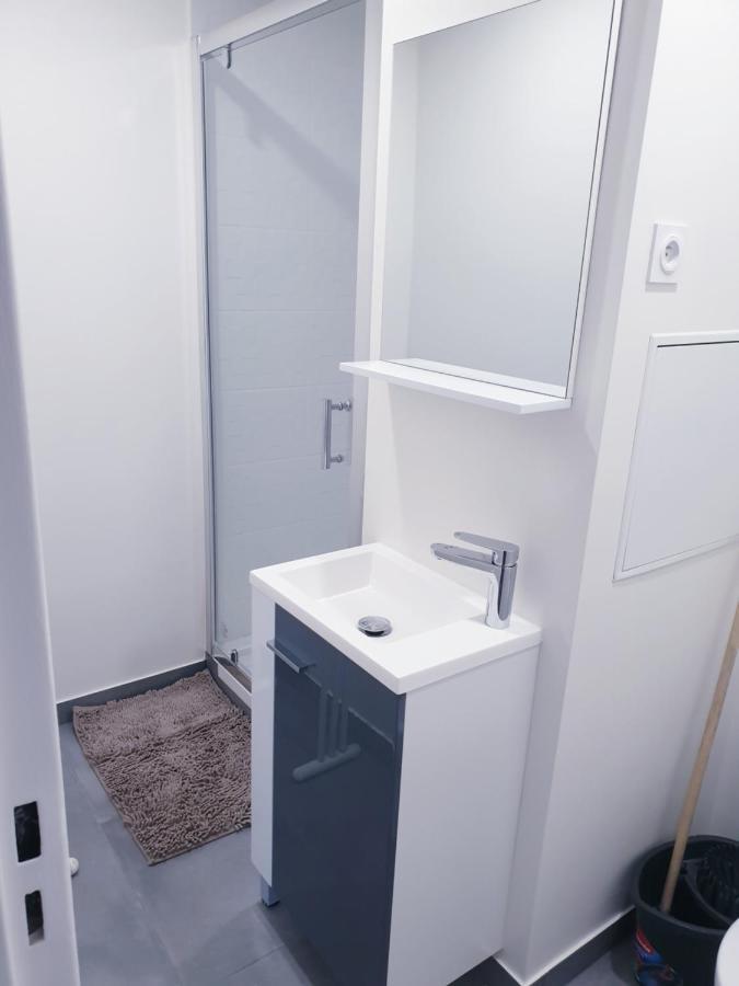 Big Flat Sea Vieuw 95 M2 5 Near Airport 5 Min Train 3 Min And Tram On Site, 7 Min, 2 Showers And 2 Toilets , Neuf Grand 95 M2 5 Proche Aeroport 5 Min Train 3 Min Et Tramway Sur Place, 7 Min 2 Douches Et 2 Wc Vue