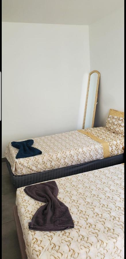 Big Flat Sea Vieuw 95 M2 5 Near Airport 5 Min Train 3 Min And Tram On Site, 7 Min, 2 Showers And 2 Toilets , Neuf Grand 95 M2 5 Proche Aeroport 5 Min Train 3 Min Et Tramway Sur Place, 7 Min 2 Douches Et 2 Wc Vue *